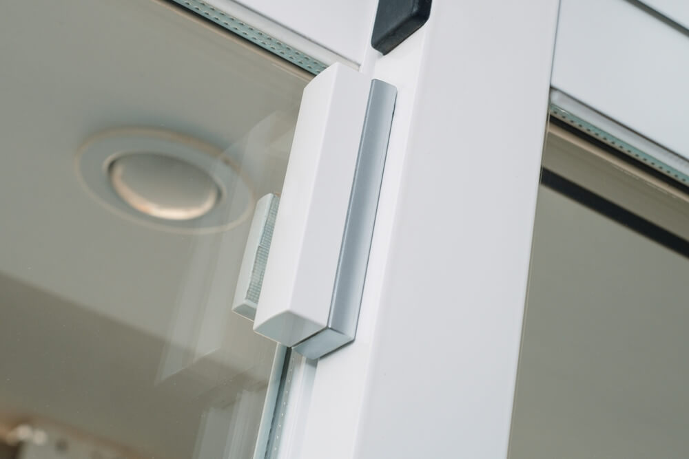 Kontaktron magnetyczny – co to jest i do czego służy ten czujnik?